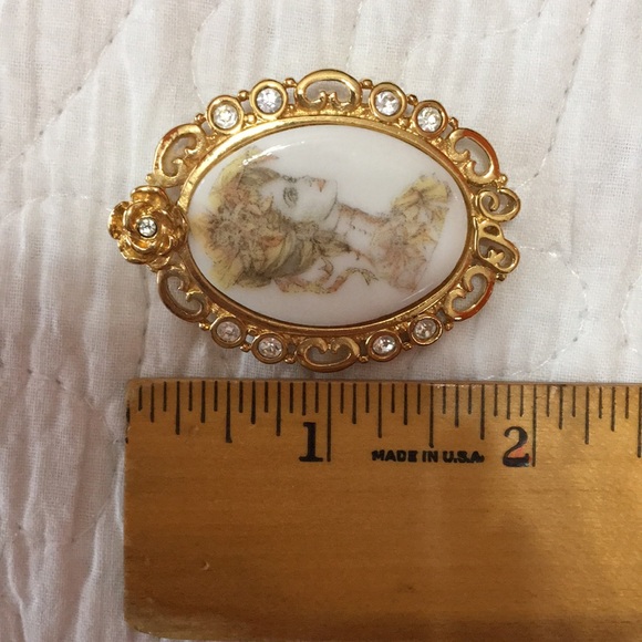 Portrait Pin - Picture 3 of 3